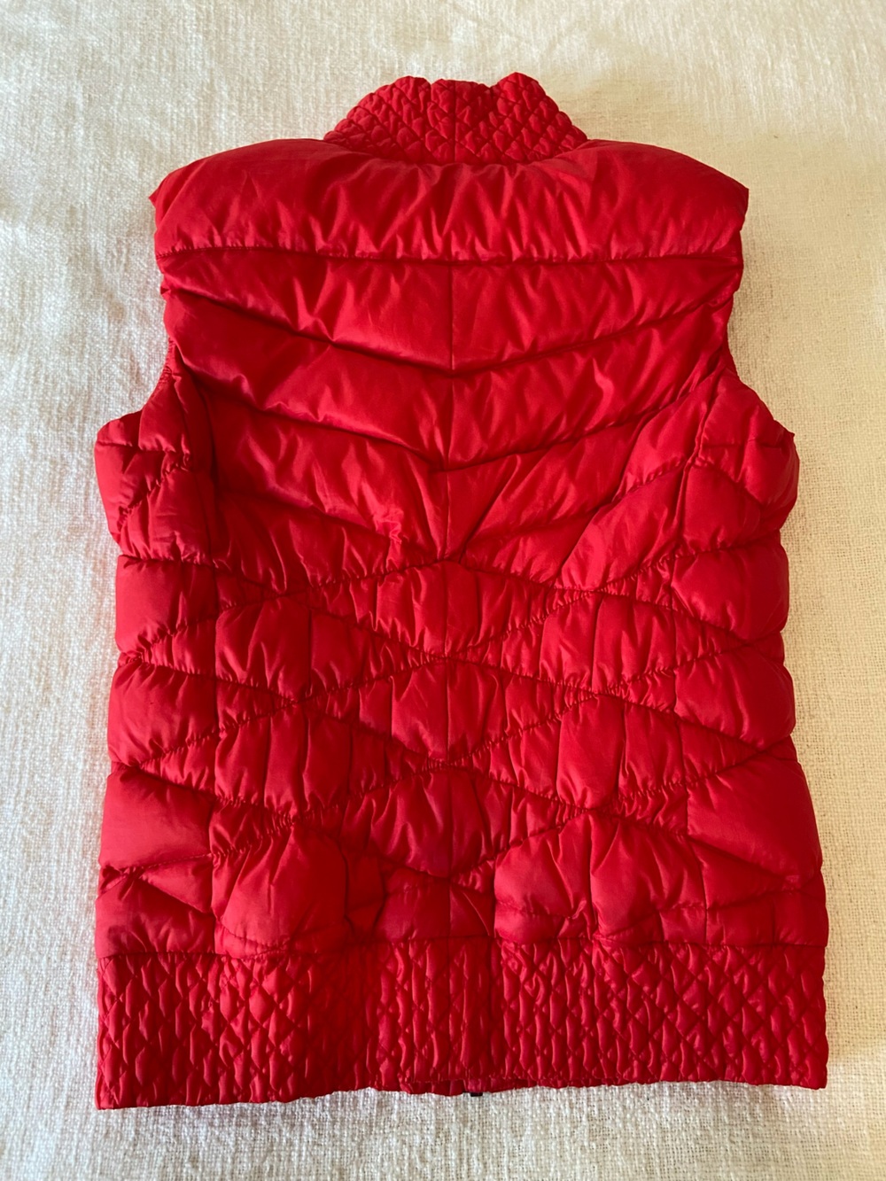 Nike Women's Red/Watermelon Puffer Vest - Lightweight with Pockets Small - Picture 8 of 12